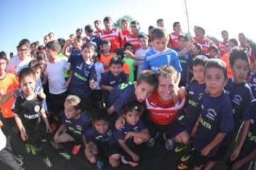 El plantel cruzado llegó hasta Recoleta para compartir con los niños de la comuna.