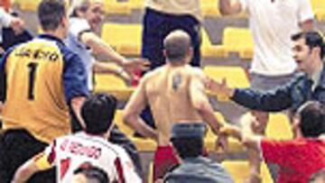 El partido terminó en gresca.