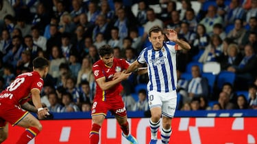 Mikel Oyarzabal en un lance del partido entre la Real Sociedad y el Getafe en Anoeta.