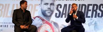 Eddie Hearn y Billy Joe Saunders durante su presentación con Matchroom.