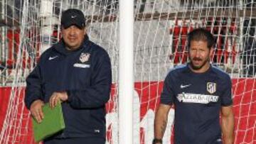 ENTRENAMIENTO DEL ATLETICO DE MADRID. SIMEONE Y MONO BURGOS