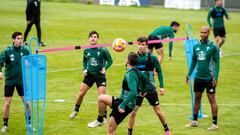 Racing de Ferrol y Sporting dicen adiós a un año decepcionante