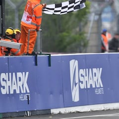 Márquez alcanza las victorias de Lorenzo y le da a Honda la 300