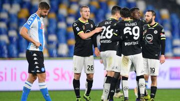 El N¨¢poles perdona y el Spezia le castiga
