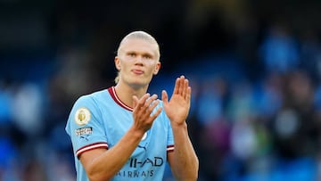 MANCHESTER, ENGLAND - OCTOBER 08: Erling Haaland of Manchester City applauds the fans after their sides victory during the Premier League match between Manchester City and Southampton FC at Etihad Stadium on October 08, 2022 in Manchester, England. (Photo by Tom Flathers/Manchester City FC via Getty Images)