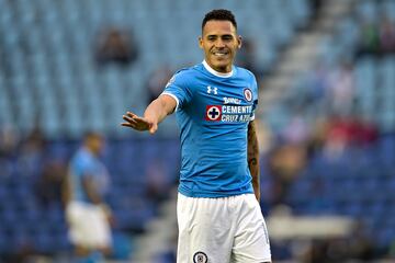 Jugadores de Cruz Azul que salieron por la puerta de atrás