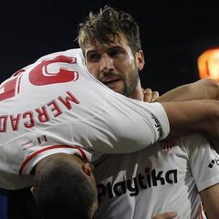 El Sevilla reina en un derbi bello