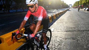 PARIS, FRANCE - JULY 24: Nairo Alexander Quintana Rojas of Colombia and Team Arkéa - Samsic reacts after the 109th Tour de France 2022, Stage 21 a 115,6km stage from Paris La Défense to Paris - Champs-Élysées / #TDF2022 / #WorldTour / on July 24, 2022 in Paris, France. (Photo by Tim de Waele/Getty Images)