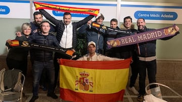 Los miembros de la Peña Madridista Alas Blancas, pilotos de aviación y seguidores del Real Madrid.