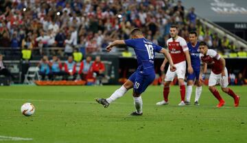 3-0. Eden hazard marcó el tercer gol de penalti.