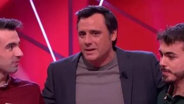 Ion Aramendi rompe a llorar al decir adi車s a los &Mozos de Arousa*: ※Dejadme con ellos un ratito§
