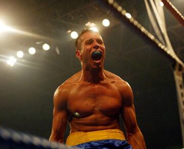 Pablo Navascués celebra su victoria ante Terry Tock en una velada celebrada en Alcobendas en 2005.