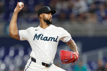 Sandy Alcántara vuelve a tirar fuego con Marlins y alcanza récord del Toro Valenzuela
