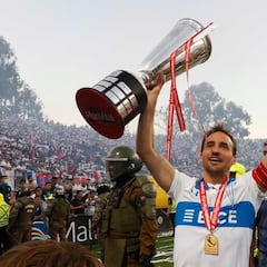 ¿Mensaje a Colo Colo?: la UC enciende las redes con este mural en su nuevo estadio