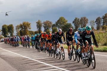 Maciej Bodnar lidera el grupo.