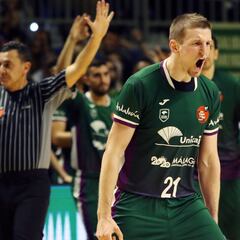 Unicaja apuesta por la continuidad de Adam Waczynski
