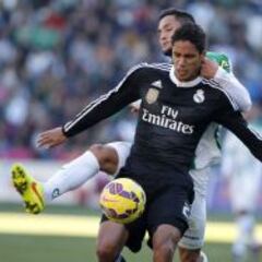 El Chelsea insiste en Varane y al Dortmund le gusta Jesé