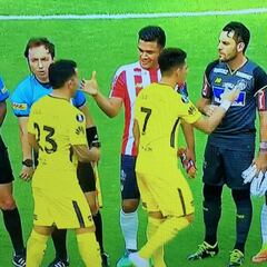 Tevez explica por qué no saludó a Teo Gutiérrez en Copa