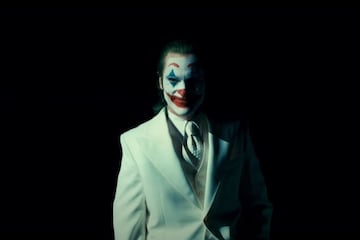 Joker traje blanco