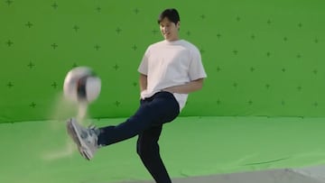Shohei Ohtani muestra su habilidad en el fútbol y se hace viral