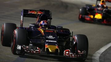 Kvyat por delante de Verstappen en Singapur.