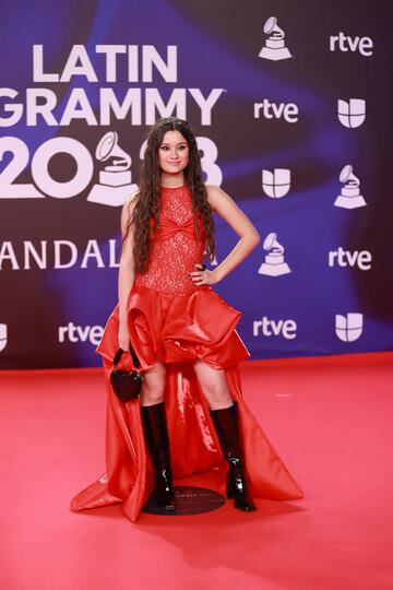 Joaquina posa durante el photocall previo a la gala de entrega de los Latin Grammy 2023, en el Palacio de Congresos de Sevilla, a 16 de noviembre de 2023.