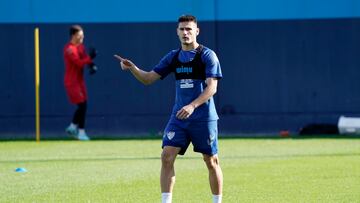 Cristian, en un entrenamiento con el Málaga.