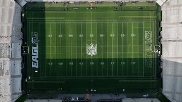 The Philadelphia Eagles face the Green Bay Packers in São Paulo, the first NFL game in history to be played in South America.