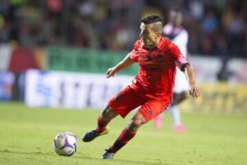 Excelente contención. Distribuye y recupera balones para darle proyección a su equipo.