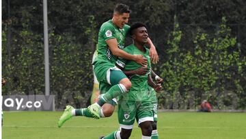 Jugadores de La Equidad celebran.