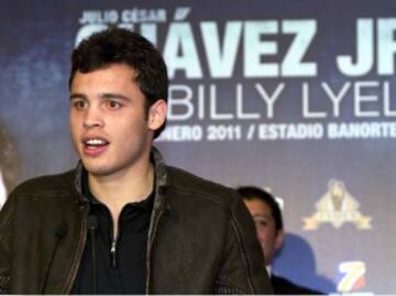 Chávez Jr. promociona su pelea ante Billy Lyell en el Estadio Banorte, en Sinaloa.