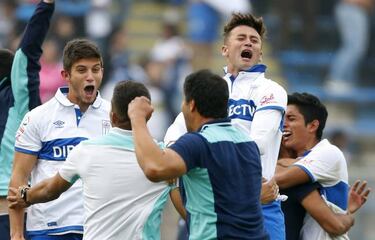 La UC por fin corta la maldición y puede gritar: "¡Campeón!"