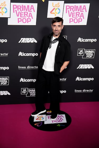 El presentador José Vicens posa en la alfombra roja de LOS40 Primavera Pop.