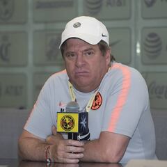 Miguel Herrera defendió a Pedro Caixinha