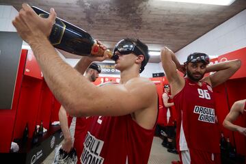 Los jugadores del Girona celebran el ascenso a la liga ACB.