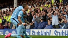 Kolarov celebra el gol del triunfo para Manchester City.