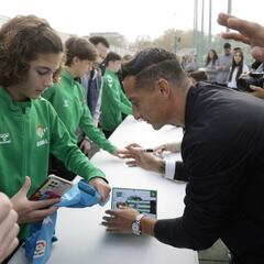 Andrés Guardado continuará al menos un año más en el Betis