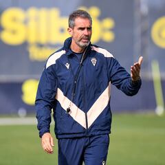 Gaizka Garitano: “Tenemos posibilidades intactas de playoff y también de estar abajo”