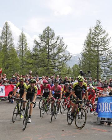 Froome revoluciona el Giro a 2 etapas del final