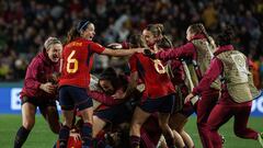 Las jugadoras de España celebran el gol de Olga Carmona a Suecia que metió a España en la final.