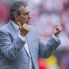 Afición de Chivas se manifiesta: "¡Fuera Boy!"