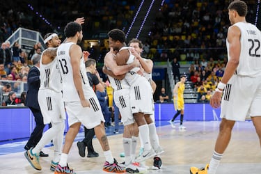 Feliz resuelve a lo grande