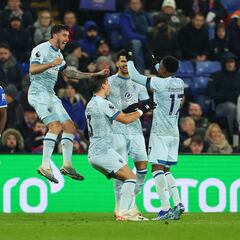 Sinisterra le gana a Lerma el duelo de colombianos en Londres