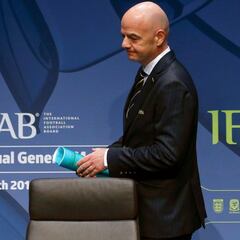 Infantino tranquiliza sobre la última revolución del fútbol