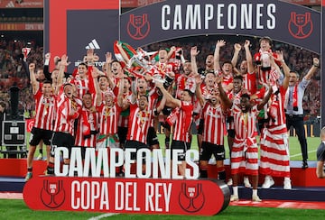 El Athletic Club celebra el título de la Copa del Rey en 2024.