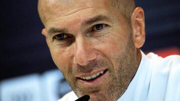 GRAF621. MADRID, 25/10/2017.- El técnico del Real Madrid, Zinedine Zidane, durante la rueda de prensa posterior al entrenamiento de la plantilla hoy en Valdebebas de cara al partido de ida de dieciseisavos de final de la Copa del Rey que disputan mañana frente al Fuenlabrada en el estadio Fernando Torres de la localidad madrileña. EFE/ Víctor Lerena