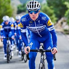 Evenepoel correrá en el pavés tras su caída en el UAE Tour