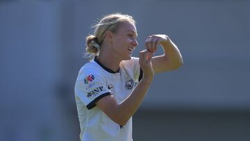 Sarah Luebbert celebra su segundo gol de este Clausura 2023.