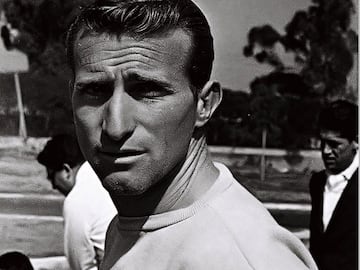 Pese a que estuvo sólo tres años, logró posicionarse como el goleador número 11 de la institución con 11 campeonatos de 1958 a 1961.