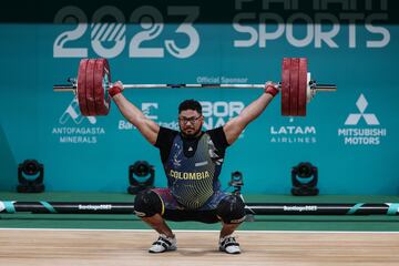 Rafael de Jesús Cerro, de Colombia, compite en la categoría de +102Kg en el Gimnasio Chimkowe, pabellón destinado a la halterofilia en los Juegos Panamericanos disputados en Santiago de Chile.